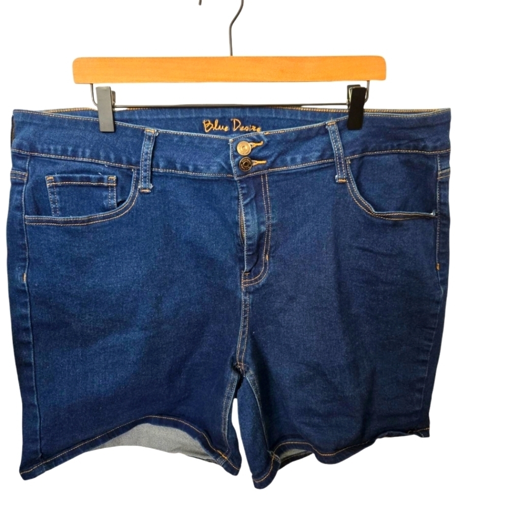 Blue Desire Denim Women's Shorts Size 22